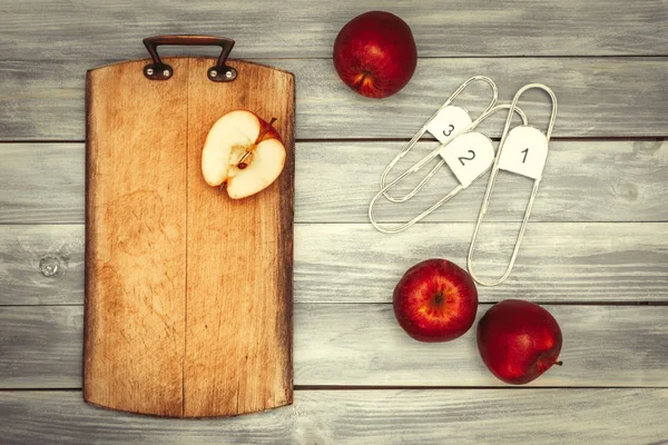 Rosy Red Apples Rustic Chopping Board Ready Baking — Stock Photo, Image