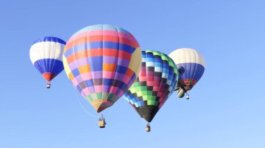 Albuquerque balon Festivali içinde yüzen renkli sıcak hava balonları