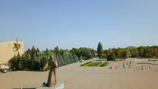 Rusia Stavropol Septiembre 2017 Monumento Soldado Guardia Roja Vista Plaza — Foto de Stock