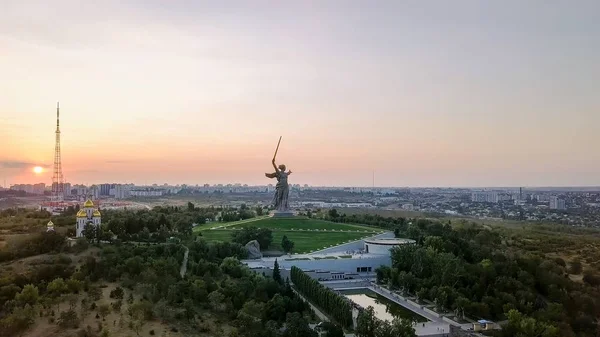 Rusya Volgograd Ağustos 2017 Güneş Işığında Ayarlama Vatan Aramalar Heykel — Stok fotoğraf