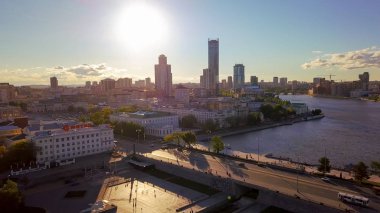 Rusya, Ekaterinburg - 7 Haziran 2018: Yekaterinburg şehir şehir birikintisi Panoraması. Panoramik şehir., Dron üzerinden tarihi bölümü'nün  