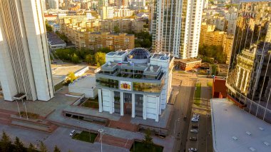 Rusya, Ekaterinburg - 7 Haziran 2018: Dron Sverdlovsk bölgesinden yasama meclisi  