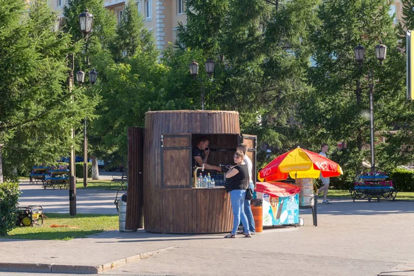 Rusia Tyumen Julio 2018 Bebidas Típicas Tienda Vendidas Ciudad Tyumen — Foto de Stock