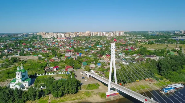 Πόλη Του Tyumen Ανάχωμα Του Ποτάμι Tura Γέφυρα Των Εραστών — Φωτογραφία Αρχείου