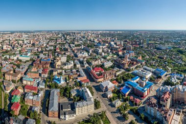 Şehir Tyumen havadan. Şehir merkezinin görünümü. Hava fotoğrafçılığı