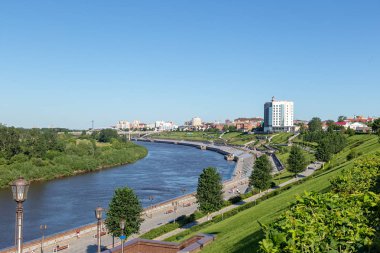 Tyumen şehir, nehir Tura çıkabilir. Rus metin - Tyumen