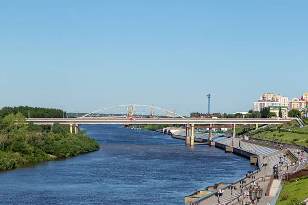 Stadt Tjumen Flussufer Tura Tscheljuskinzew Autobrücke Russland — Stockfoto