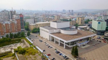 Rusya, Krasnoyarsk - 22 Temmuz 2018: Opera ve Balesi, Dron gelen Krasnoyarsk Devlet Tiyatrosu  