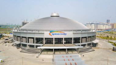 Rusya, Krasnoyarsk - 23 Temmuz 2018: Spor tesisi. Arena-Kuzey (Arena çok fonksiyonlu kompleks Sever), Dron üzerinden  