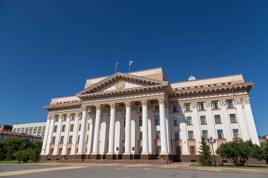 Tyumen bölgesi hükümet binası. Rusya, Tyumen.