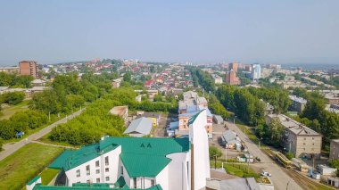 Rusya, Irkutsk - 27 Temmuz 2018: Tanrı'nın annesi tertemiz kalbinde katedral. Katolik Kilisesi, Protestan Kilisesi. Mimari tarzı - yapısalcılık, Dron üzerinden  