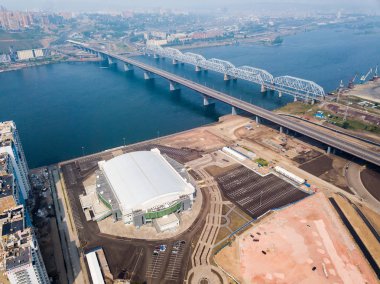 Rusya, Krasnoyarsk - 23 Temmuz 2018: Platin Arena Ice Arena. Artistik Patinaj Yarışması, Dron üzerinden hava fotoğrafçılığı için mekan