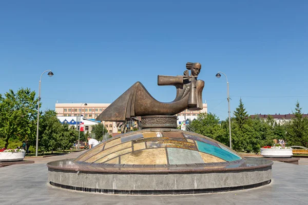 Rússia Tyumen Julho 2018 Monumento Escultura Melodia Tsvetnoy Boulevard Tyumen — Fotografia de Stock