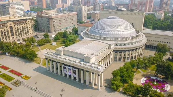 Ρωσία Νοβοσιμπίρσκ Ιουλίου 2018 Νοβοσιμπίρσκ Κρατικό Ακαδημαϊκό Θέατρο Όπερας Και — Φωτογραφία Αρχείου
