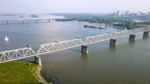 Első Vasúti Híd Novoszibirszk Novoszibirszk Város Panorámája Nézd Riveren Oroszország — Stock Fotó