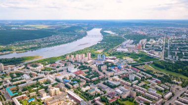 Kuşbakışı şehir panoraması. Kemerovo, Rusya, Dron  