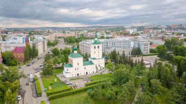 Rusya, Irkutsk. Kurtarıcı mucizevi görüntü Tapınağı. Ortodoks Kilisesi, Protestan Kilisesi, Dron üzerinden  