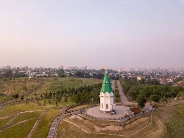 Paraskeva Pyatnitsa Şapel. Krasnoyarsk ve sembolü şehir ana müteşekkil Dron üzerinden