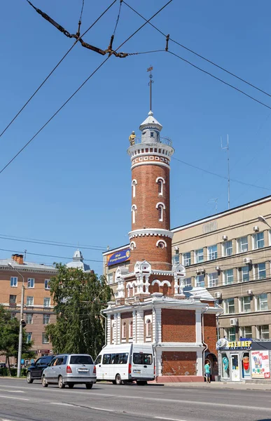 Rússia Omsk Julho 2018 Marco Cidade Torre Incêndio Com Bombeiro — Fotografia de Stock