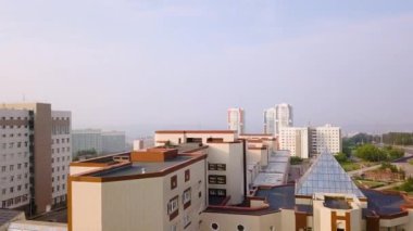 Rusya Krasnoyarsk. Sibirya Federal Üniversitesi, çok fonksiyonlu kompleks. Video. UltraHD (4k)