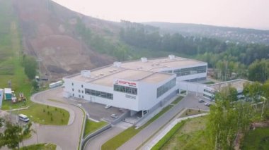 Rusya, Krasnoyarsk - 23 Temmuz 2018 Kış Sporları ACADEmy. SOPKA MÜZİK SORUŞTURUYOR. Video kaydı. UltraHD (4K)