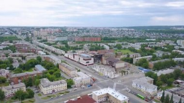 Yangından sonraki alışveriş merkezi manzarası. Kemerovo, Rusya. Video kaydı. UltraHD (4K)