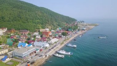Rusya, Irkutsk, Listvyanka yerleşimi. Baykal Gölü seti, liman, video.