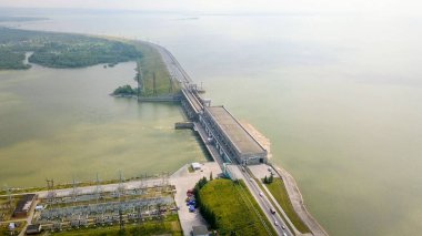 Novosibirsk hidroelektrik santrali Novosibirsk şehir Sovyet bölgesinde Ob Nehri üzerindeki hidroelektrik santrali var. Ob Nehri üzerinden Dron üzerinde yalnızca Hidroelektrik Santrali  