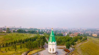 Paraskeva Pyatnitsa Şapel. Krasnoyarsk ve sembolü şehir ana müteşekkil Dron üzerinden  