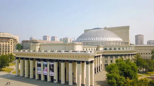 Ρωσία Νοβοσιμπίρσκ Ιουλίου 2018 Νοβοσιμπίρσκ Κρατικό Ακαδημαϊκό Θέατρο Όπερας Και — Φωτογραφία Αρχείου