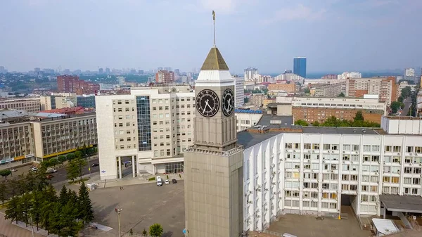 Rusko Krasnojarsk Července 2018 Městské Hodiny Divadelní Náměstí Panoráma Města — Stock fotografie