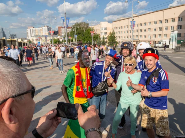 Rosja Jekaterynburg Czerwca 2018 Fanów Sinigal Japonii Piłce Nożnej Przed — Zdjęcie stockowe