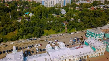 Rusya, Irkutsk - 27 Temmuz 2018: Şehir Irkutsk, Merkez Tren Garı. Irkutsk-yolcu, Dron üzerinden  