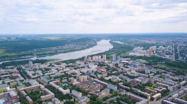 Kuşbakışı şehir panoraması. Kemerovo, Rusya, Dron  