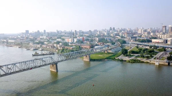 Primer Puente Ferroviario Novosibirsk Panorama Ciudad Novosibirsk Vista Sobre Río —  Fotos de Stock