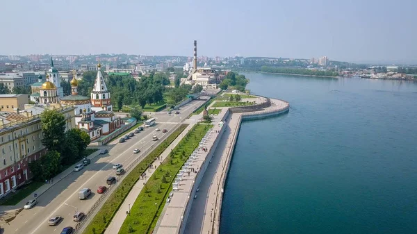 Rusia Irkutsk Embankment Angara River Monument Founders Irkutsk Inglés Texto — Foto de Stock