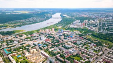 Kuşbakışı şehir panoraması. Kemerovo, Rusya, Dron  