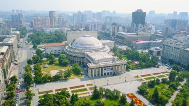 Novosibirsk Devlet Akademik Tiyatrosu, Opera ve bale. Rusya'dan Dron  