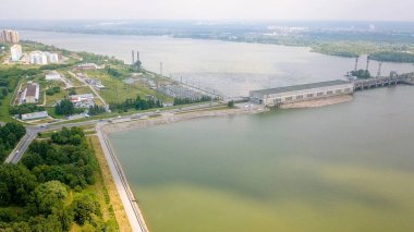 Novosibirsk hidroelektrik santrali Novosibirsk şehir Sovyet bölgesinde Ob Nehri üzerindeki hidroelektrik santrali var. Ob Nehri üzerinden Dron üzerinde yalnızca Hidroelektrik Santrali  