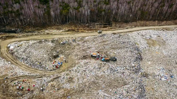 在俄罗斯叶卡捷琳堡市附近的垃圾填埋场 从无人机 — 图库照片