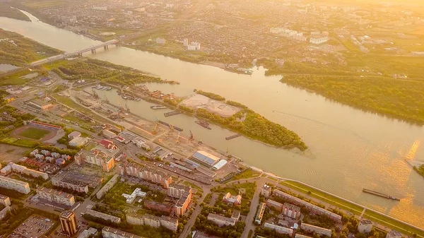 Pohled Město Omsk Řeku Irtyš Během Západu Slunce Rusko Dron — Stock fotografie