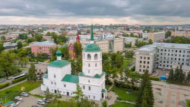 Rusya, Irkutsk. Kurtarıcı mucizevi görüntü Tapınağı. Ortodoks Kilisesi, Protestan Kilisesi, Dron üzerinden  