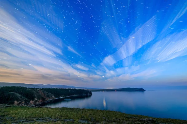 Rusland Het Baikalmeer Olkhon Island Wolken Sterren Kleine Zee Baai — Stockfoto