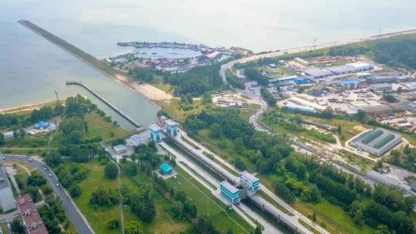 Gerbang Pengiriman Pembangkit Listrik Tenaga Air Novosibirsk Sungai Dari Dron — Stok Foto