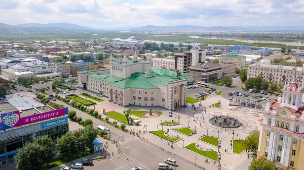 Rusya, Ulan-Ude-03 Ağustos 2018: SSCB G. Ts. Tsydynzhapov, dron gelen halk sanatçısı sonra Buryat Devlet Akademik Opera ve Bale Tiyatrosu adlı  