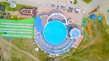 Rusya, Krasnoyarsk - 23 Temmuz 2018: Funpark Bobrovy oturumu tüm sezon spor ve Entretainment Park, Dron, atış kafasına gelen  