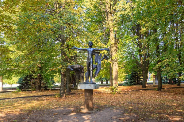 Rosja Kaliningrad Września 2018 Park Rzeźby Wyspę Kant Rzeźba Świat — Zdjęcie stockowe