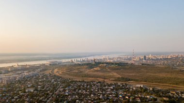 Güneş doğuyor. Vatan aramalar heykel! -kompozisyon Merkezi anıt-Ensemble Mamayev Kurgan üzerinde Stalingrad Savaşı Kahramanları için. Rusya, Volgograd