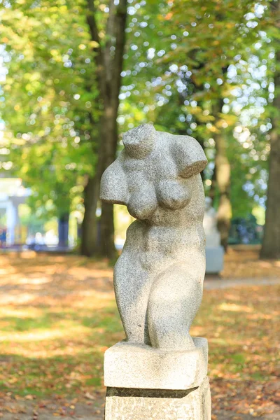 Rusia Kaliningrado Septiembre 2018 Escultura Parque Isla Kant Escultura Torso —  Fotos de Stock