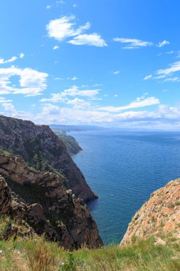 Baykal küçük deniz Bay Gölü kıyısında Olkhon Adası kuzeyinde. Rusya
